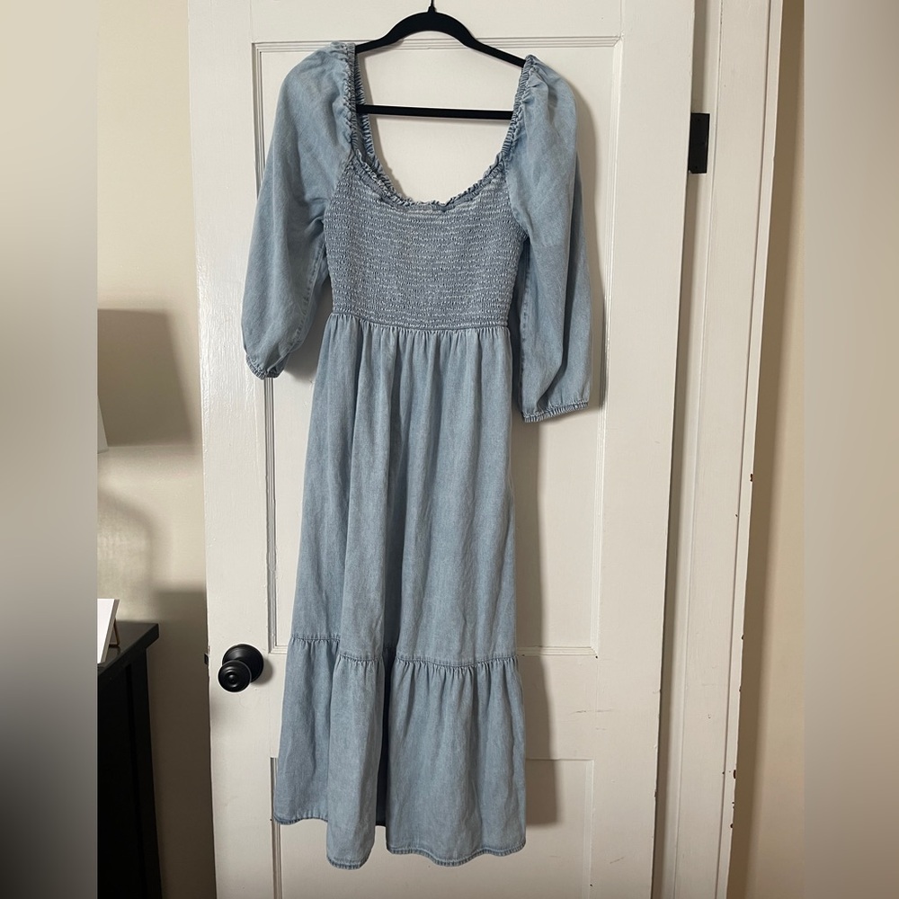 Light Chambray Smocked GAP Dress in size medium
